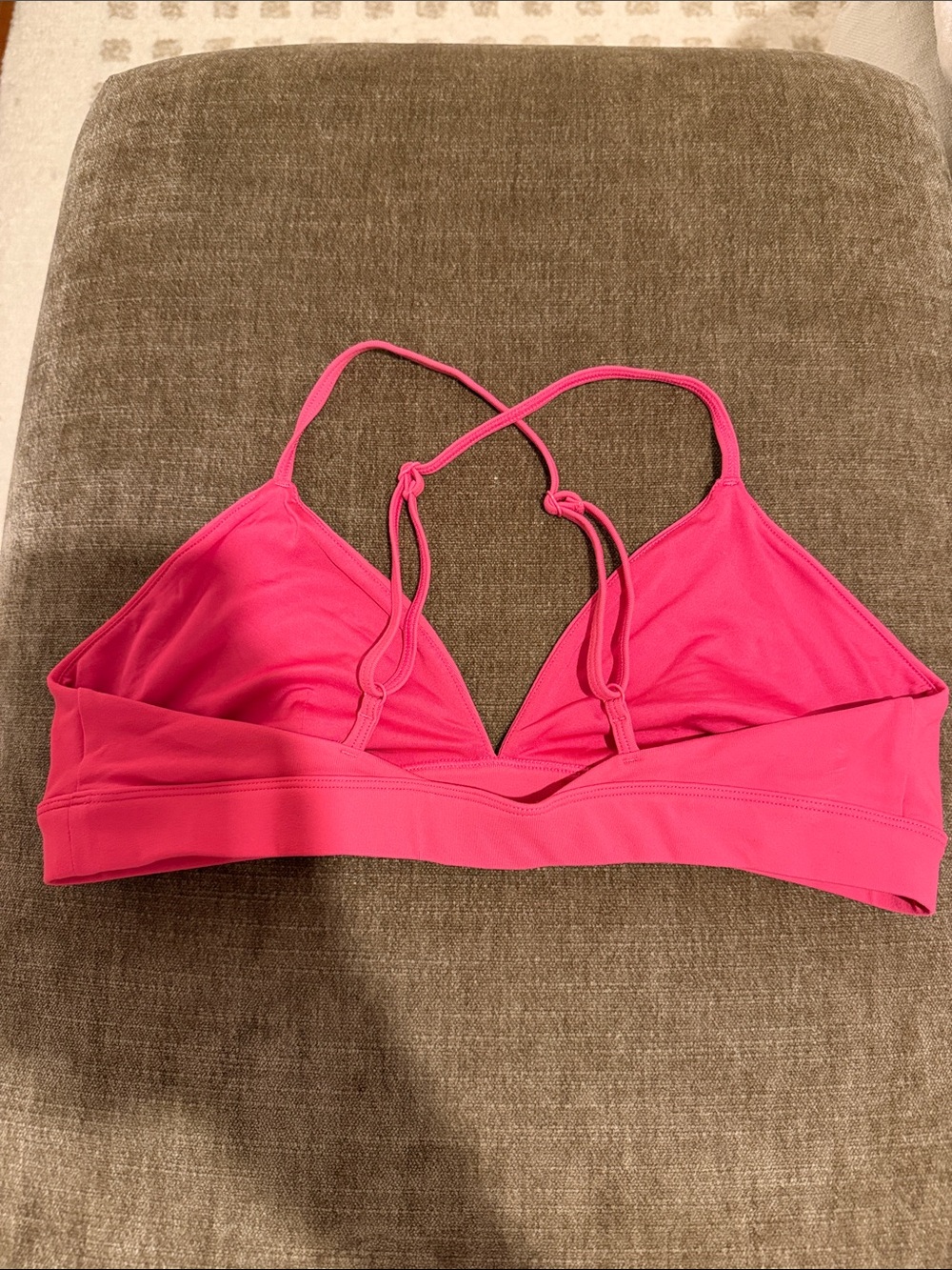 ALO Yoga red candy splendor bra in Pink - Picture 4 of 6